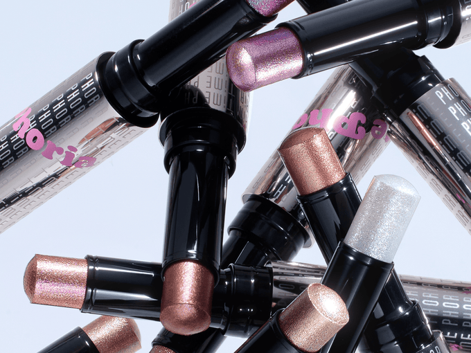 How to Apply a Jelly Eyeshadow Stick for Smooth, Even Sparkle
