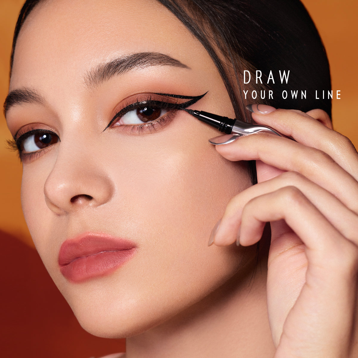 DUNE HYPER-PRECISION SUPERSTAY EYELINER