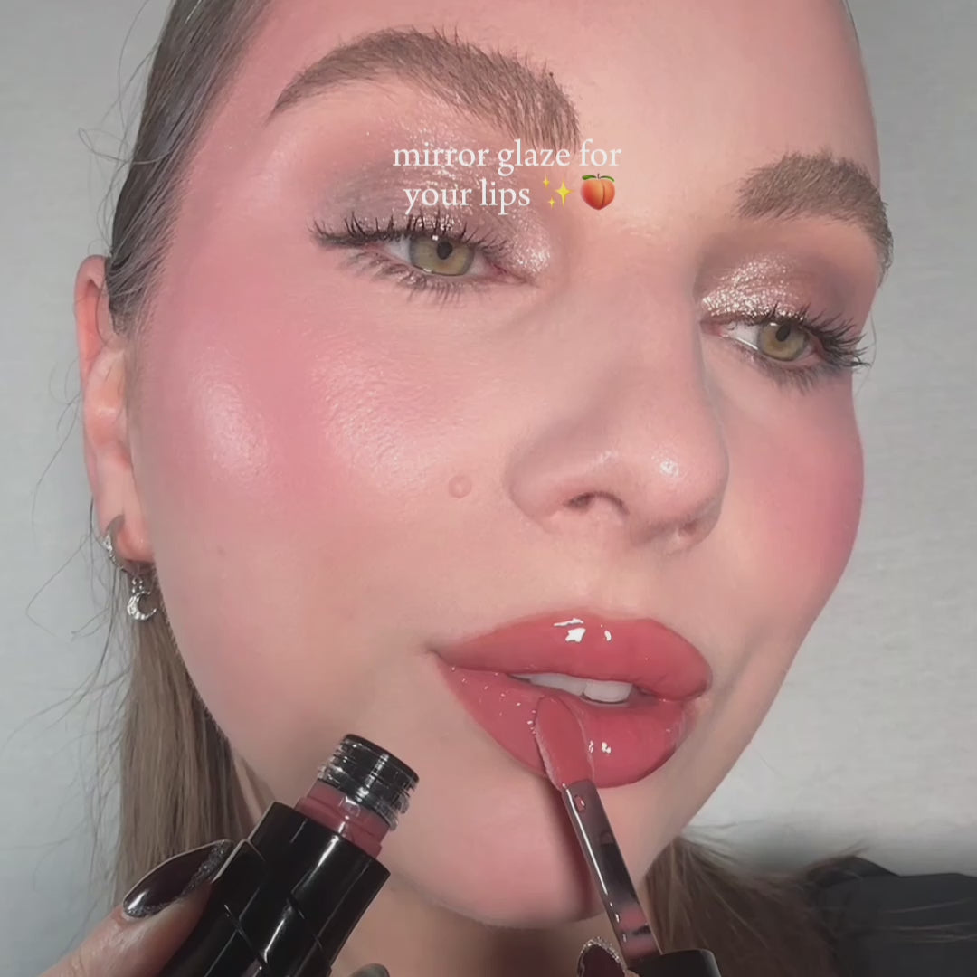 Load video: LUNARA FROST 3D LIP GLOSS（ルナラ フロスト 3D リップグロス）