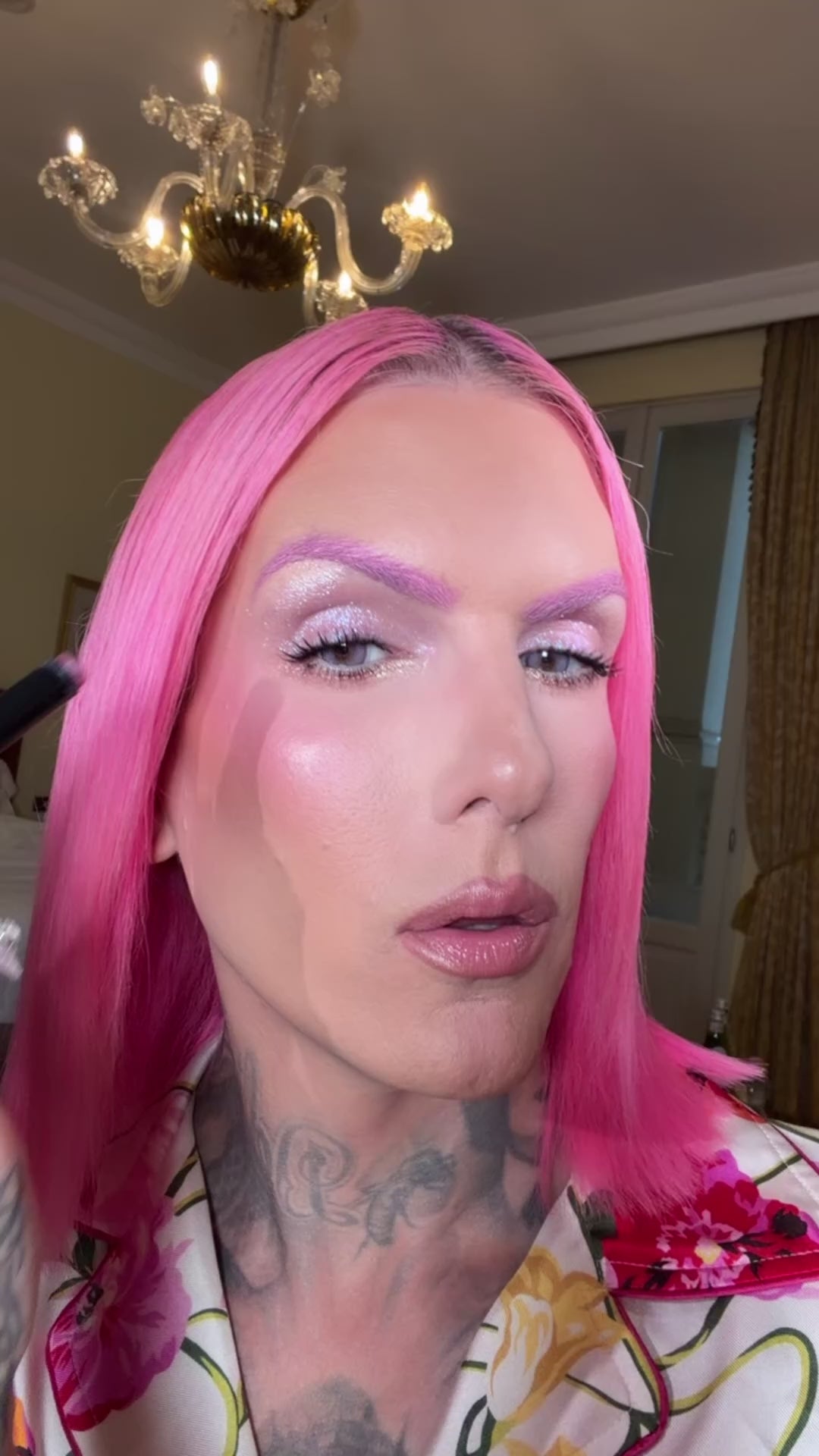 Video laden: Jeffree Star Twilight Glow Quartet